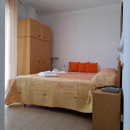 Hotel Usa Ріміні Екстер'єр фото