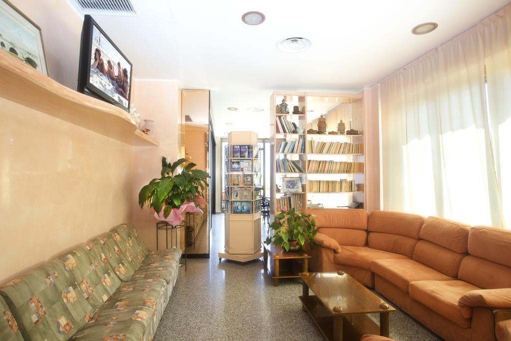 Hotel Usa Ріміні Екстер'єр фото