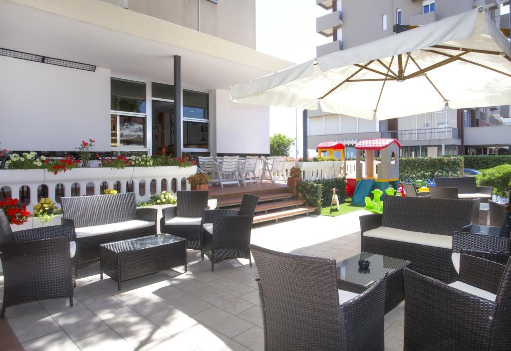 Hotel Usa Ріміні Екстер'єр фото